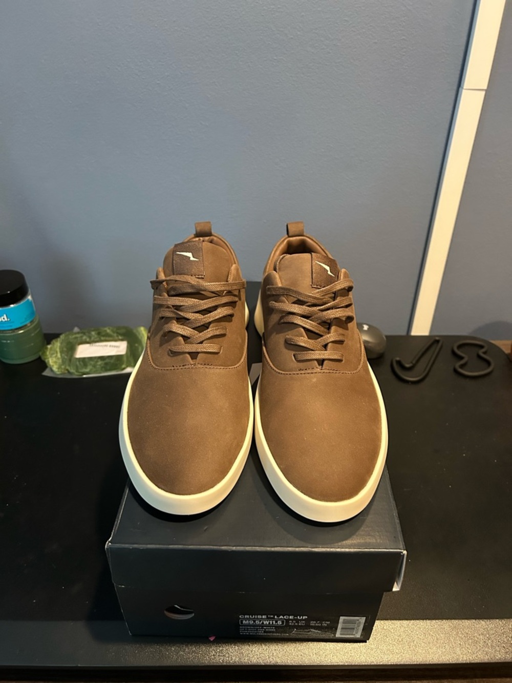 Wolf & Shepherd Cruise Lace Up Sneaker Size 9.5